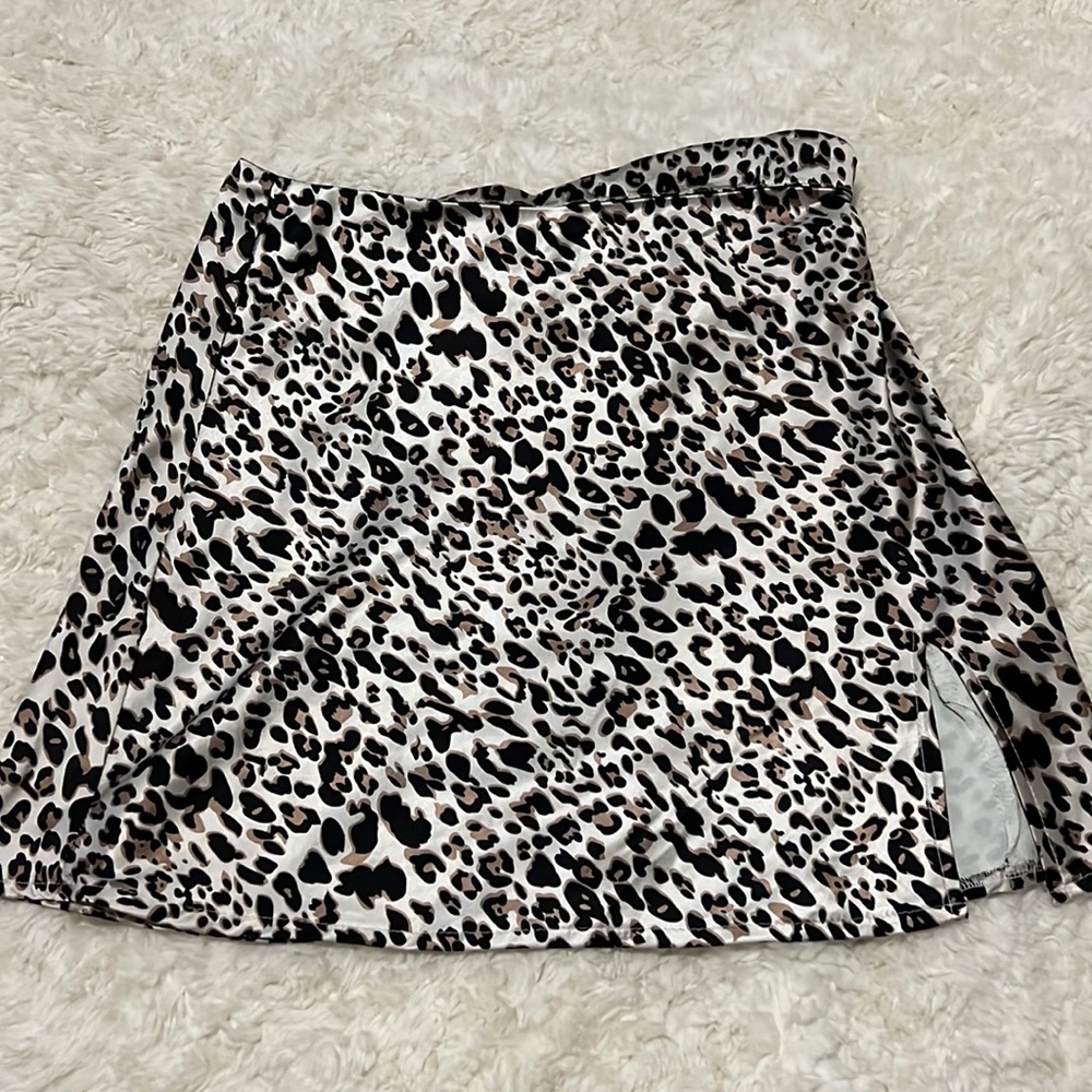 Like New Princess Polly Leapoard Print Skirt